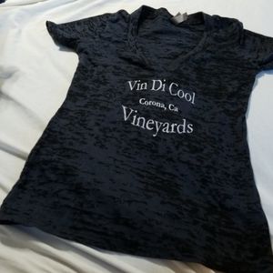 Size M space dye tee from Vin di Cool Vinyayards🌶